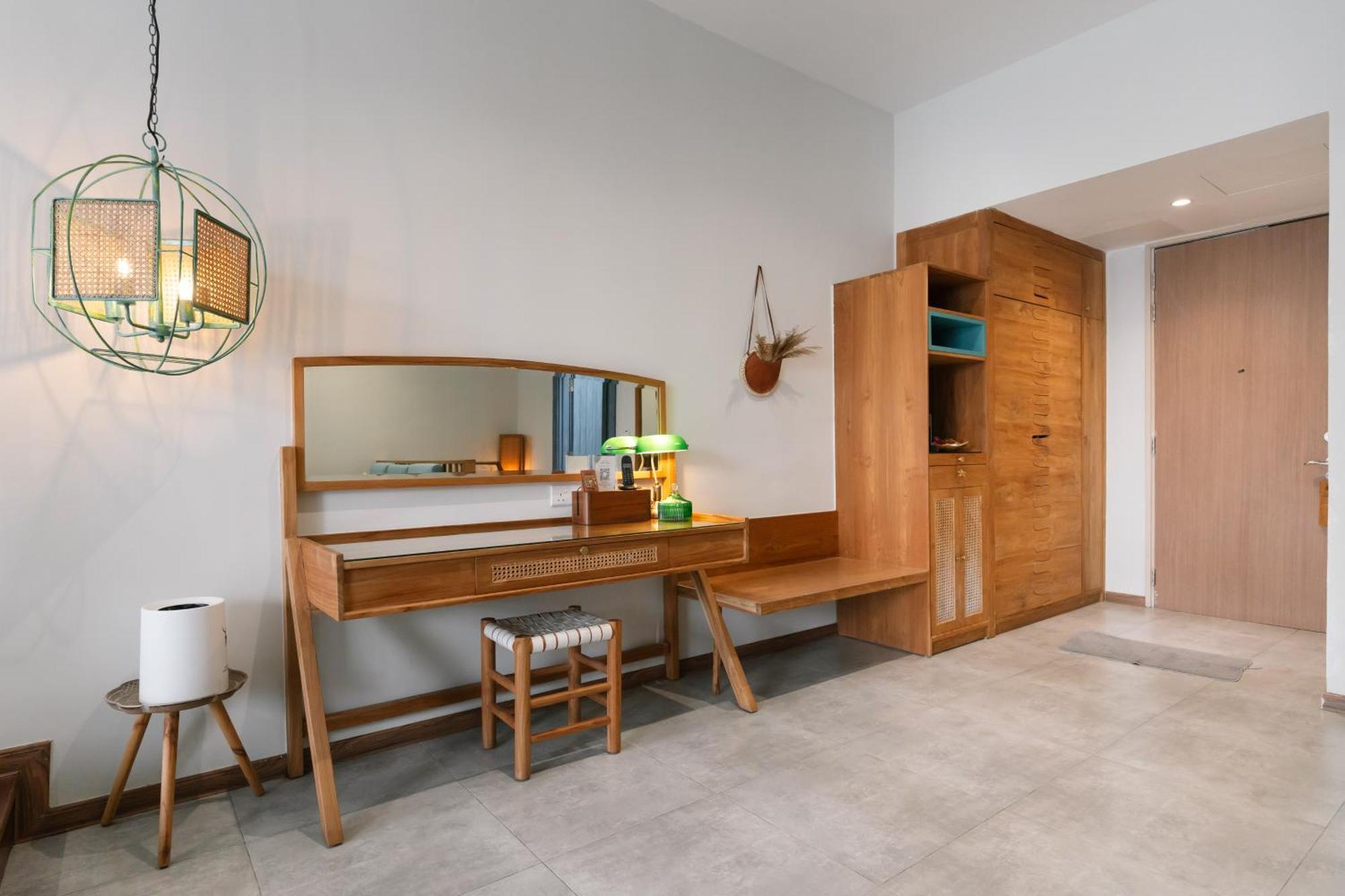 Suite with pool access,1681747045:JPEG